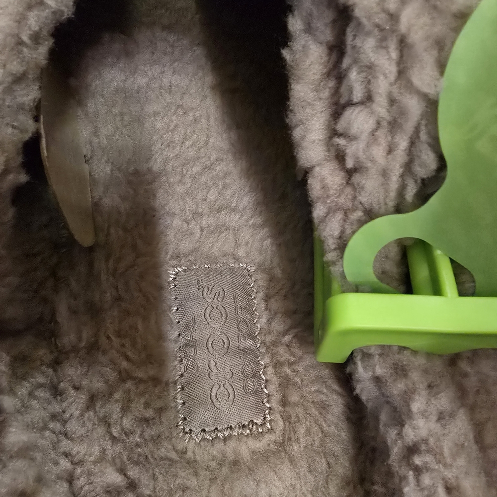 NWT CROCS Classic Cozzzy Slipper - Beige - Picture 5 of 5